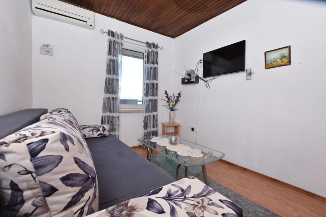 Apartment Rene Omiš Exterior foto