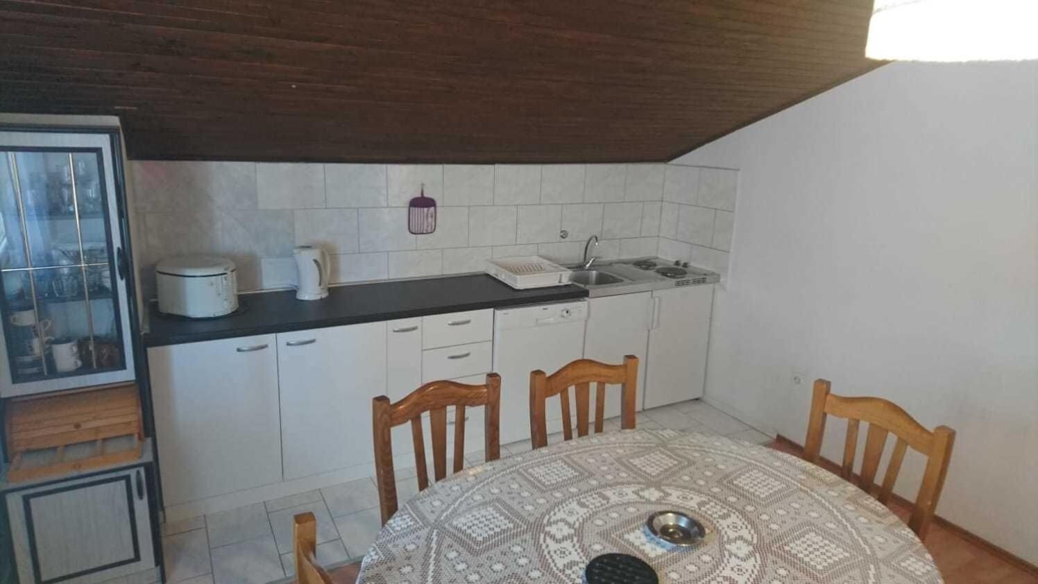 Apartment Rene Omiš Exterior foto