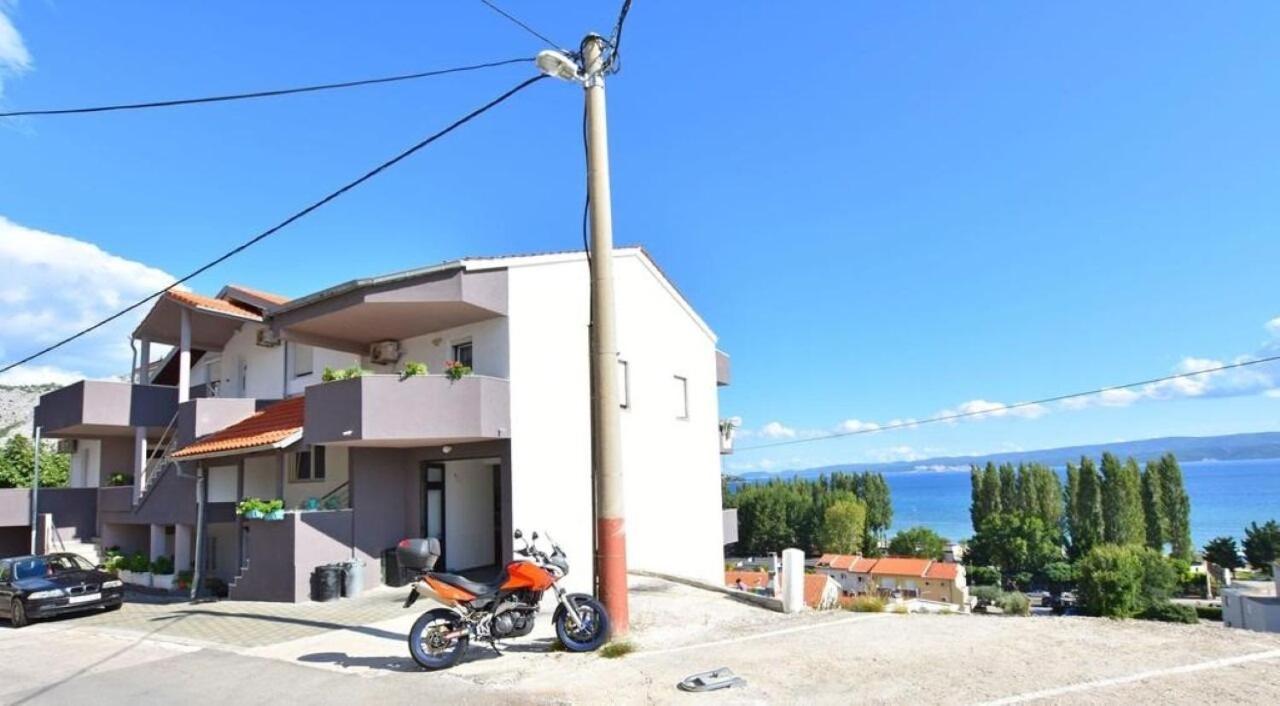 Apartment Rene Omiš Exterior foto