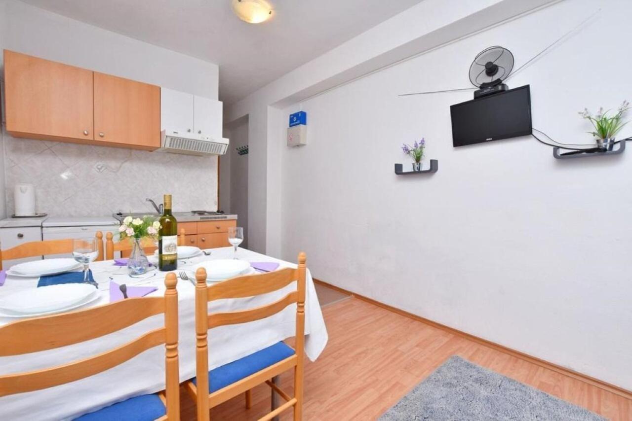 Apartment Rene Omiš Exterior foto